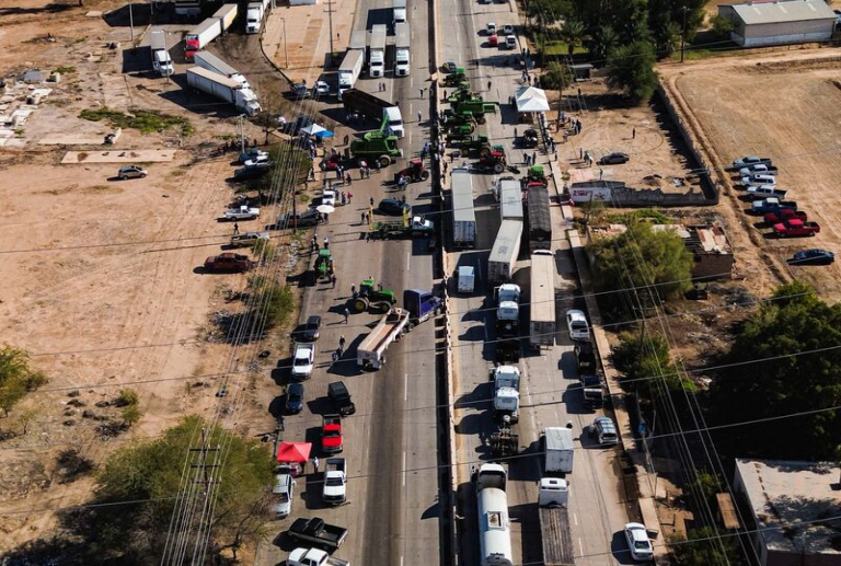Bloqueos carreteros frenan la cadena logística y ponen en riesgo exportaciones