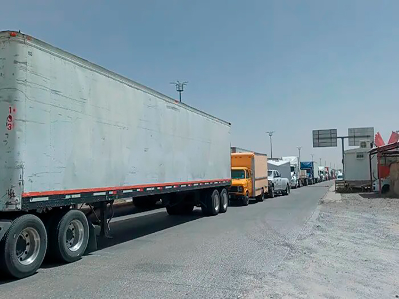 Bloqueo de Texas a camiones mexicanos se profundiza