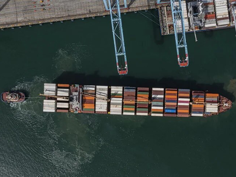 Se mueve 1% contenedor de 40 y Maersk desciende ingresos
