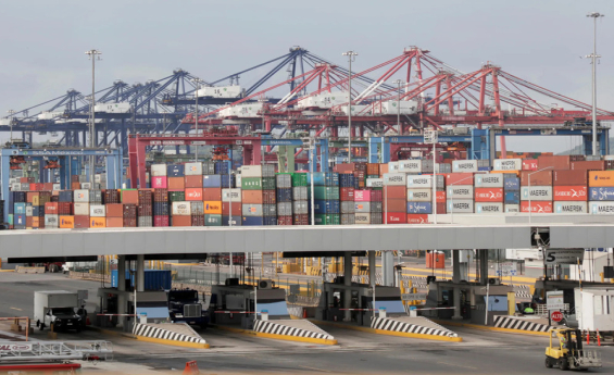 Acceso al puerto de Manzanillo abre controversia por nuevo requisito