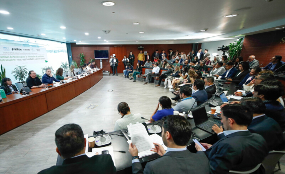 Diputados quieren alinear al autotransporte con metas climáticas, pero hay obstáculos