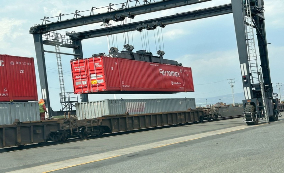Tráfico ferroviario en México crece 8.9% hasta mayo por carga intermodal 