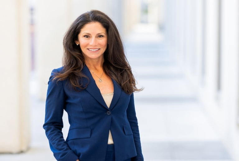 IT-ANÁLISIS: Trump designa a Laura DiBella para dirigir la Comisión Federal Marítima de EE.UU.