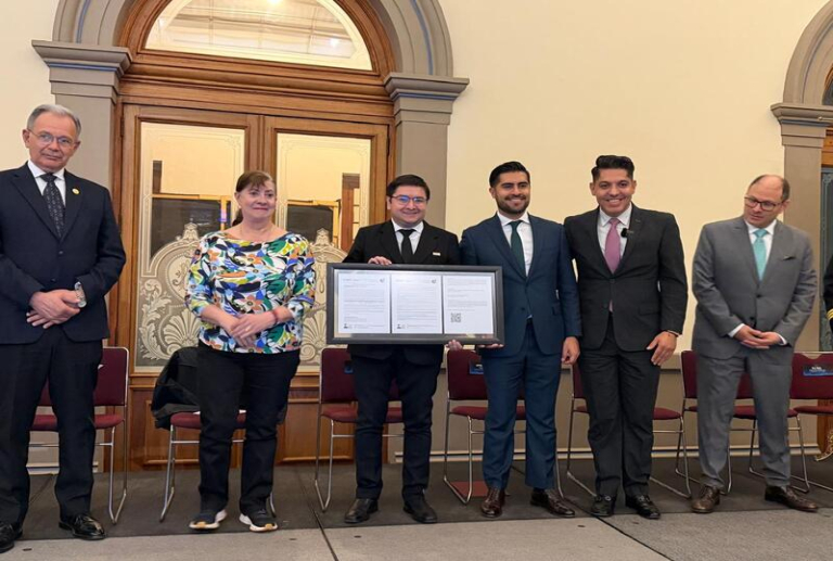 México crea licenciatura en pilotaje para elevar seguridad y reducir dependencia