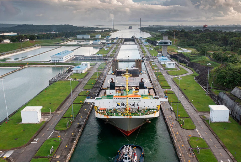 Canal de Panamá baja tránsitos ante posible intensificación de El Niño
