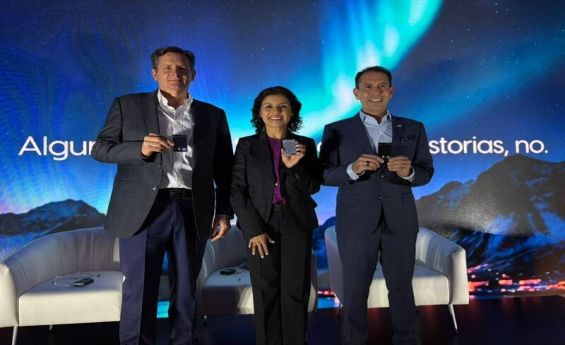 IT-ANÁLISIS: American Airlines presenta tarjetas para acumular millas en México