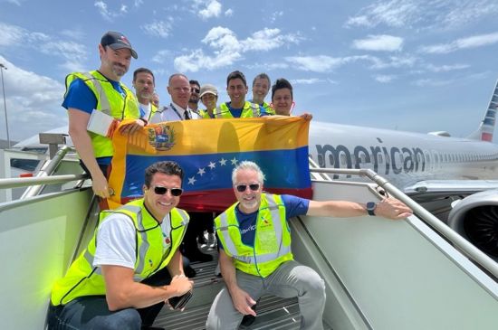 IT-ANÁLISIS: American Airlines envía ayuda humanitaria a Venezuela tras terremotos