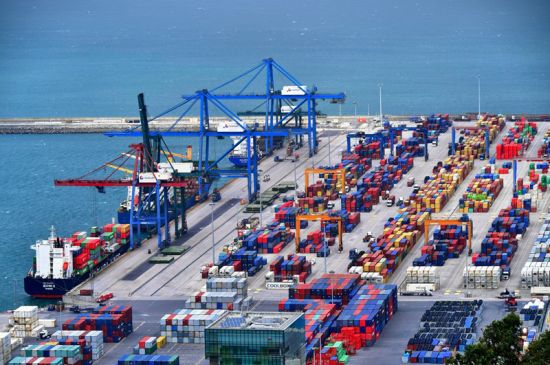 Tarifas de contenedores suben 9% por alzas en rutas transpacíficas y Asia-Europa