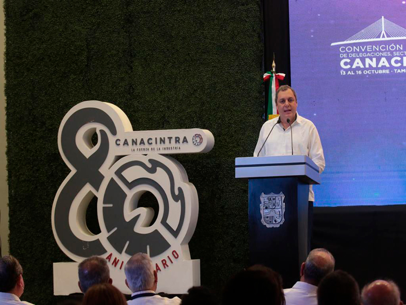 Secunda López Obrador a Canacintra en democratizar al sector empresarial