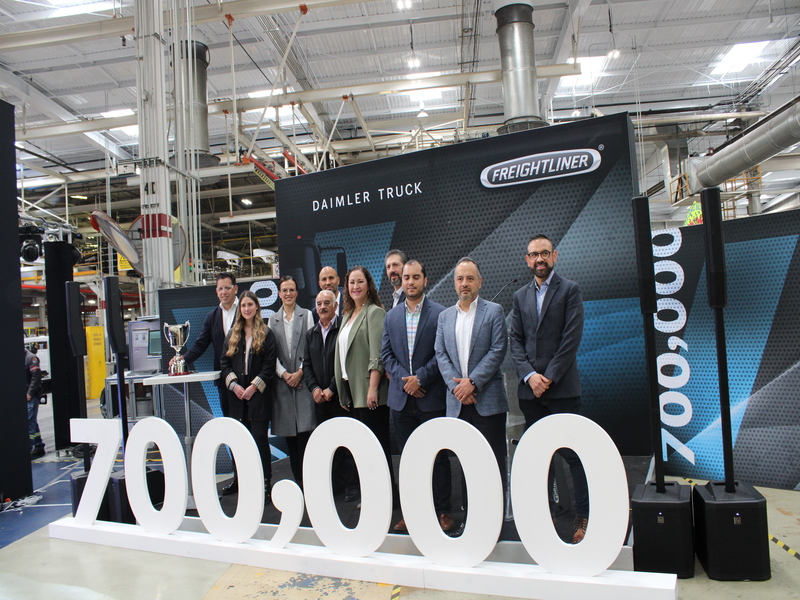 Daimler Trucks fabrica camión No. 700,000 en México y proyecta 44 mil en 2023