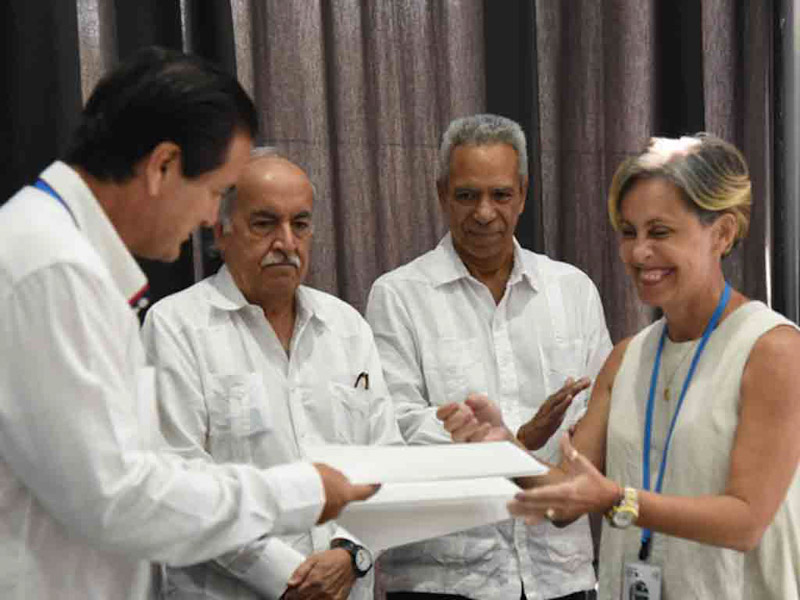 Mexicana Naviyuc firma acuerdo para desarrollar puerto multimodal en Cuba