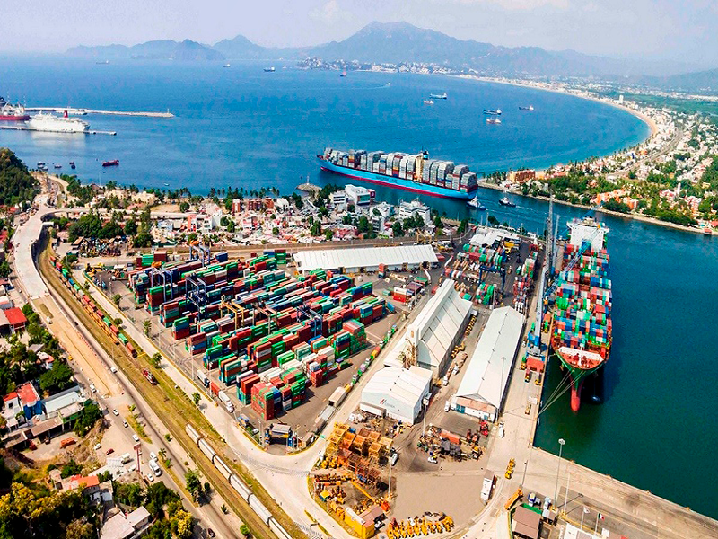 Puertos mantienen ritmo 2022 mientras contenedores bajan 8.1%