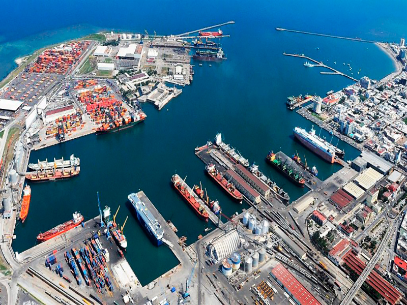 Contribuyen principales aduanas de puertos al récord en recaudación de 1.3 bdp