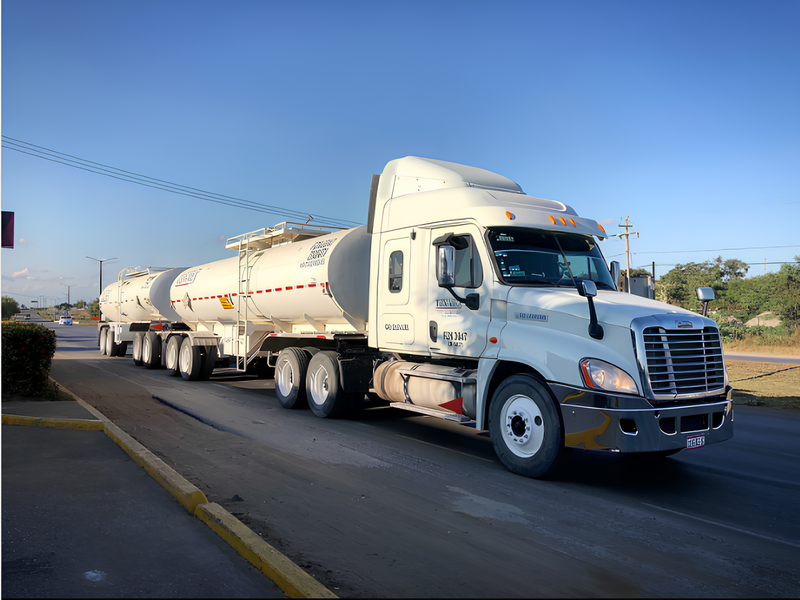 México endurece supervisión al autotransporte de combustibles