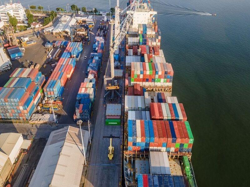 Crece 2.4% movimiento portuario; contendores hasta 21.6% en primer bimestre
